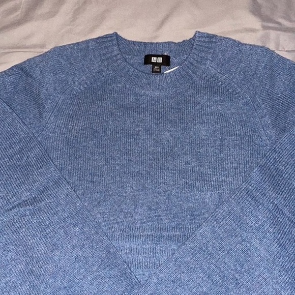 Uniqlo 100% Premium Lambswool Crewneck Sweater - Picture 3 of 8